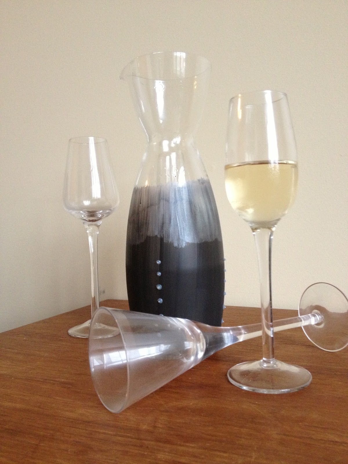 Sweet Stella's Black and White Trendy Wine Carafe DIY on DecoArt